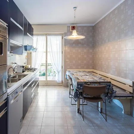 דירה Elegante Di 200 Mq Con Terrazzo