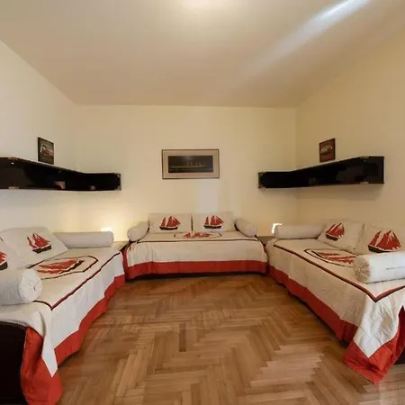 Elegante Di 200 Mq Con Terrazzo דירה *
