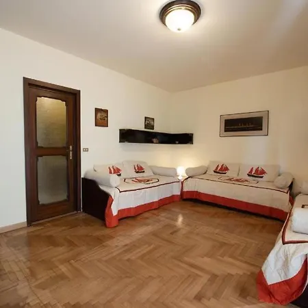 Apartman Elegante Di 200 Mq Con Terrazzo
