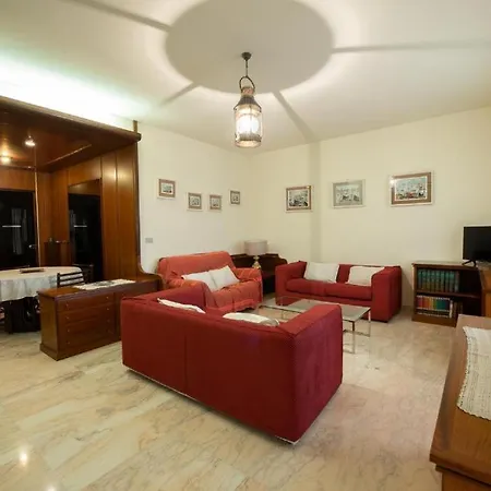 Elegante Di 200 Mq Con Terrazzo דירה